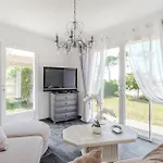 1 Bedroom Awesome In Marennes-hiers-brouage * Marennes (Charente-Maritime)
