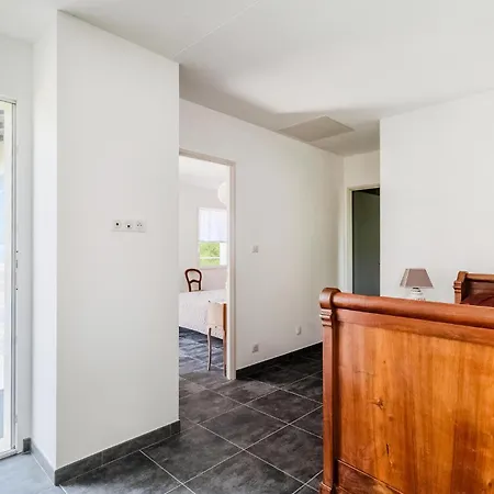 Beach Front Home In Marennes-Hiers-Brouage Hébergement de vacances