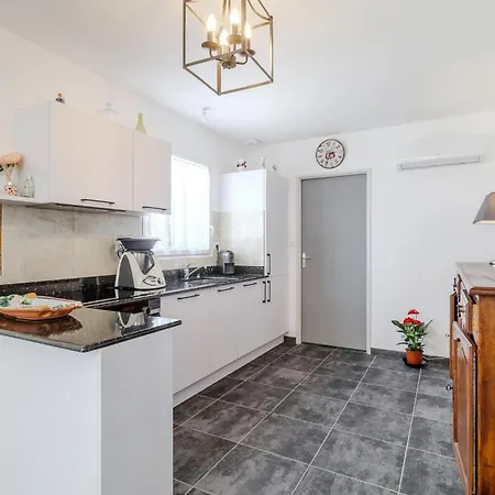 Hébergement de vacances Beach Front Home In Marennes-Hiers-Brouage
