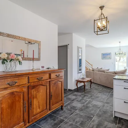 Hébergement de vacances Beach Front Home In Marennes-Hiers-Brouage