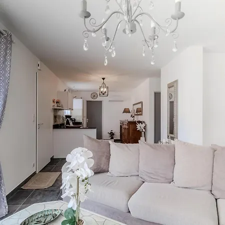 Beach Front Home In Marennes-Hiers-Brouage Hébergement de vacances