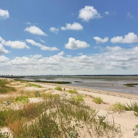 Hébergement de vacances Beach Front Home In Marennes-Hiers-Brouage *
