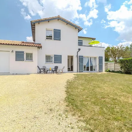 Hébergement de vacances Beach Front Home In Marennes-Hiers-Brouage